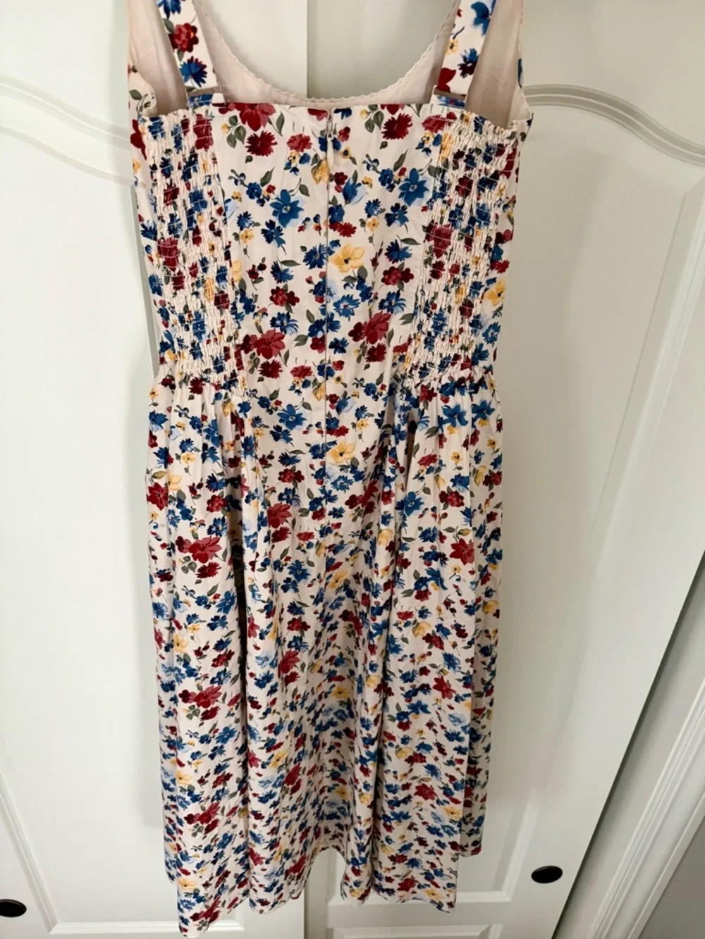Abercrombie & Fitch Bra-Free Dylan Midi Cream Floral Dress - Picture 8 of 8